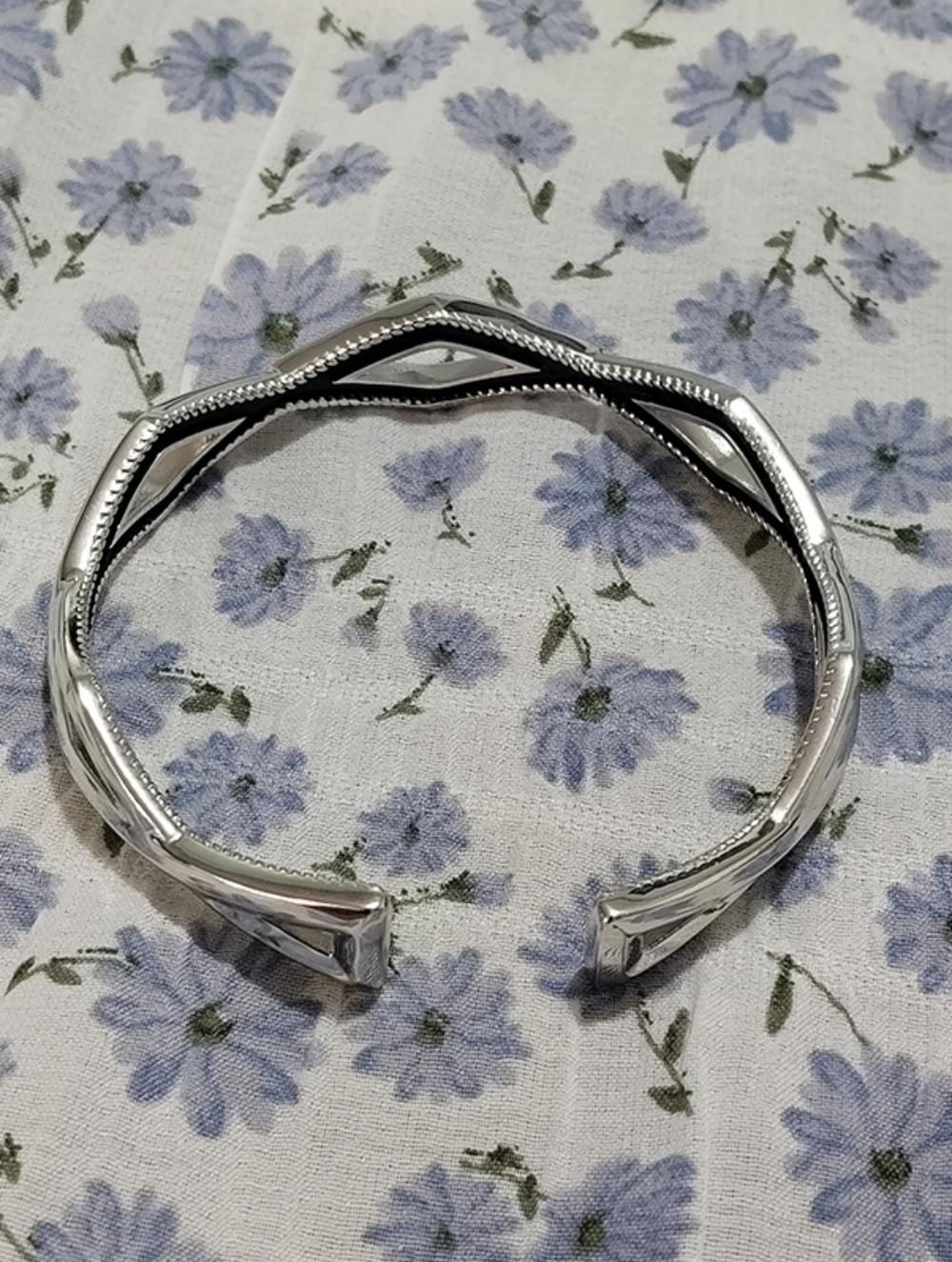 David Yurman Zig Zag Stax Sterling Silver with Diamonds Two Row Cuff Bracelet - Picture 4 of 8